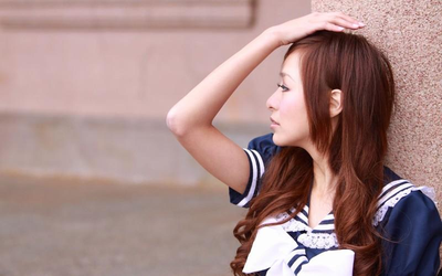 农民工夜间爬进校花宿舍内容展示